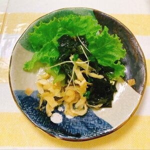 水菜とブロッコリースプラウトとわかめのサラダ